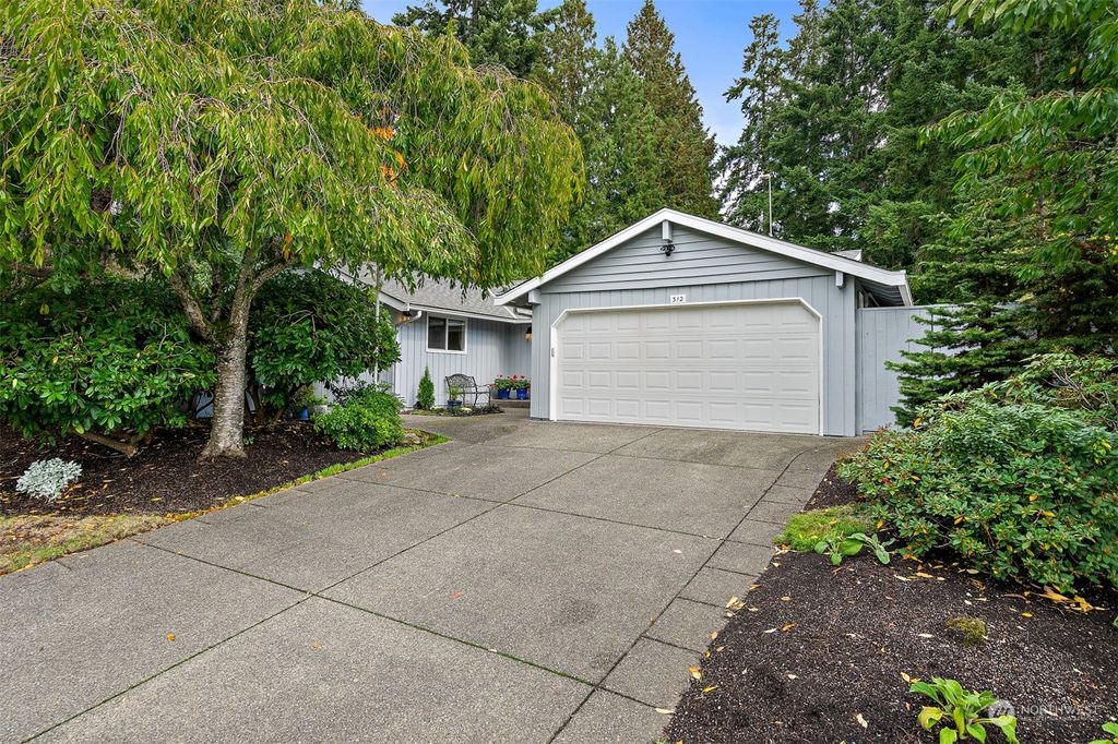 Photo of 312 160th Place SE, Bellevue, WA 98008 (MLS # 2167347)