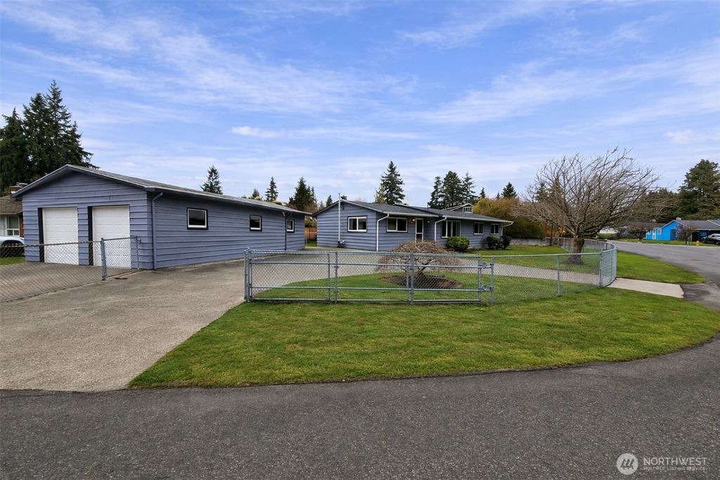 Photo of 18701 3rd Avenue S, Burien, WA 98148 (MLS # 2488636)