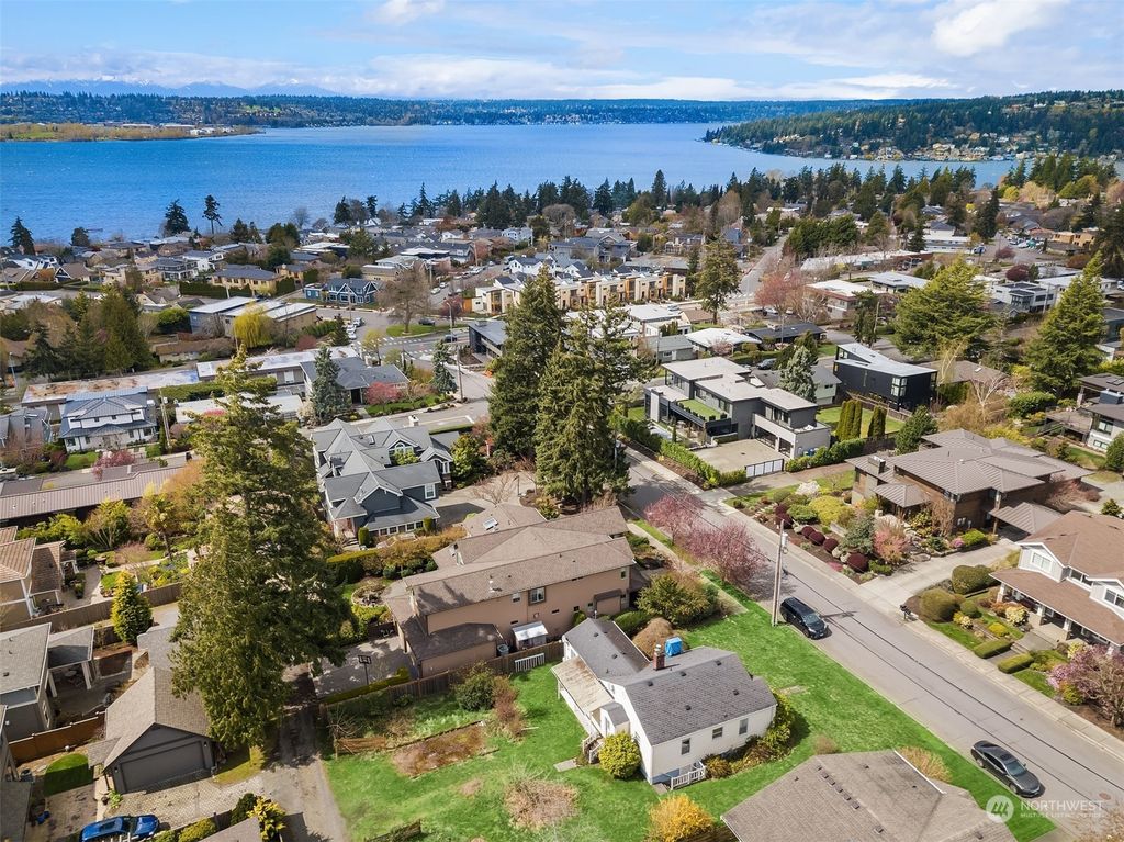 Photo of 123 13th Avenue, Kirkland, WA 98033 (MLS # 2055724)