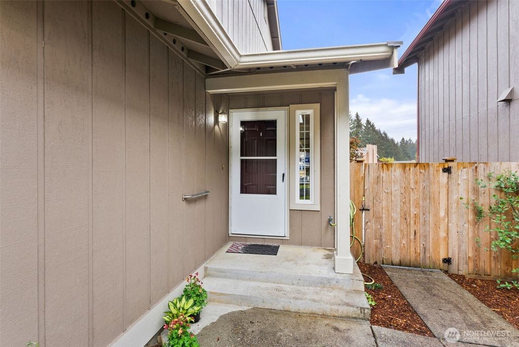 Photo of 606 Malibu Drive SE, Lacey, WA 98503 (MLS # 2507769)