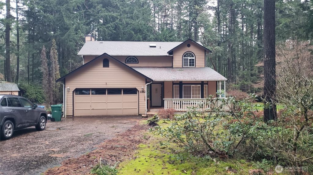 Photo of 1182 SE Irish Court, Port Orchard, WA 98367 (MLS # 2464098)