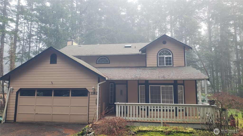 Photo of 1182 SE Irish Court, Port Orchard, WA 98367 (MLS # 2464098)