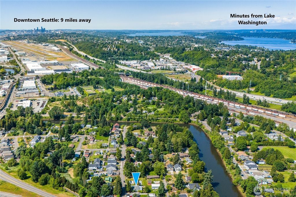 Photo of 11816 40th Avenue S, Tukwila, WA 98168 (MLS # 2383014)