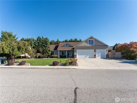 Photo of 39 S Mandolin Avenue, East Wenatchee, WA 98802 (MLS # 2446691)