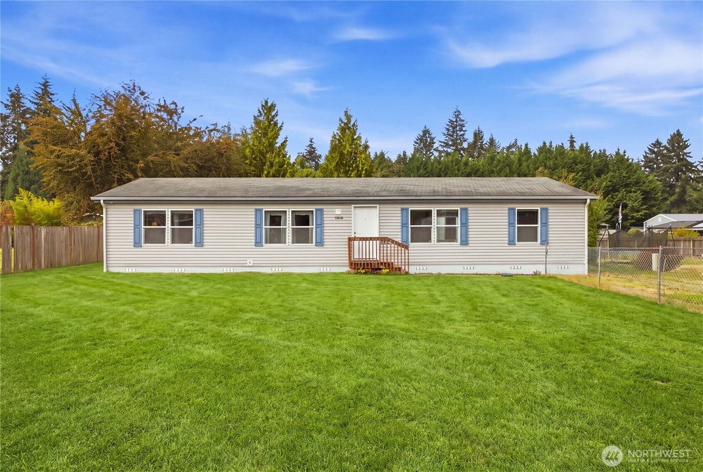 Photo of 11810 243rd Avenue Ct E, Buckley, WA 98321 (MLS # 2586416)