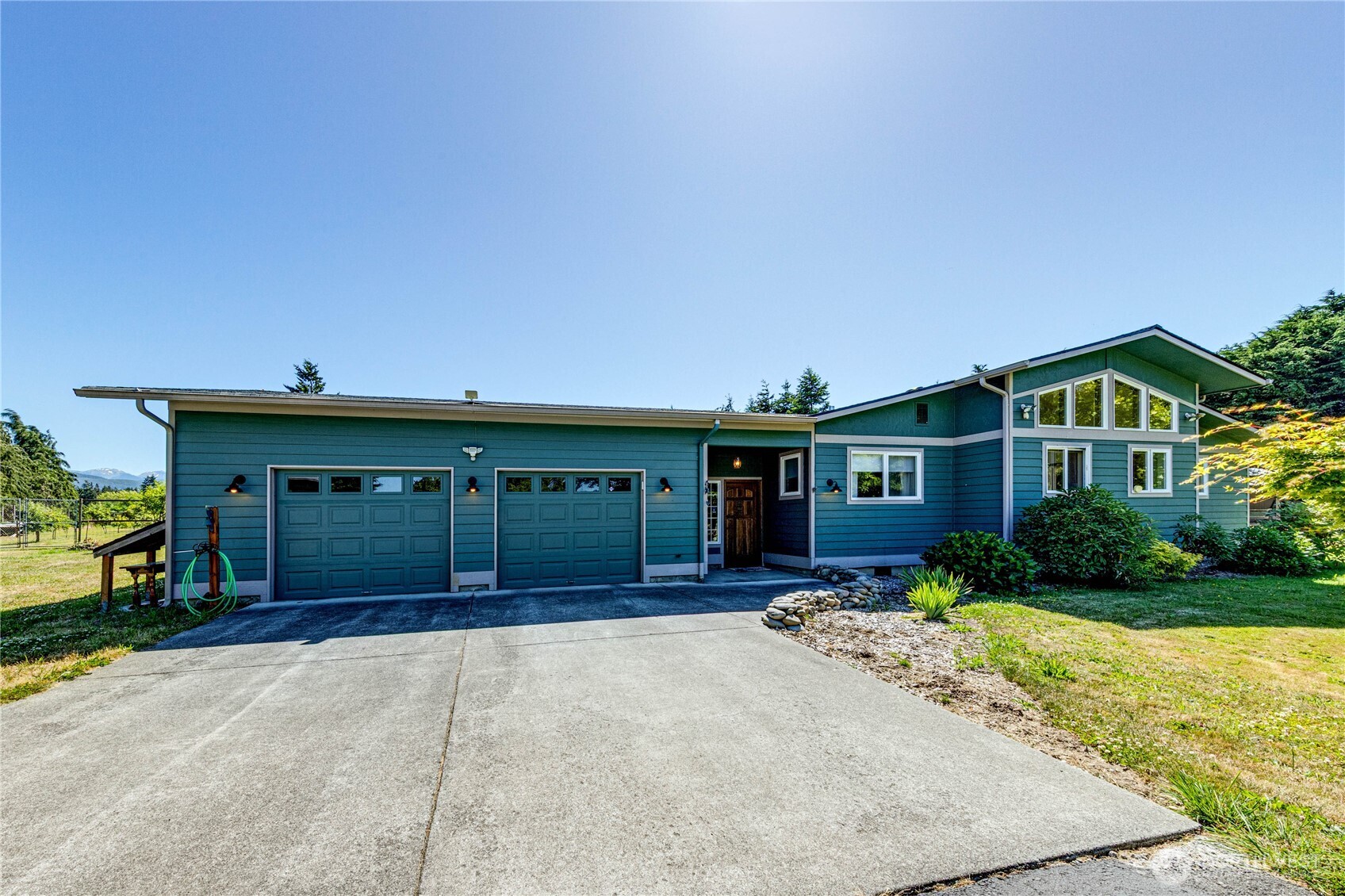 162 Creekside Drive