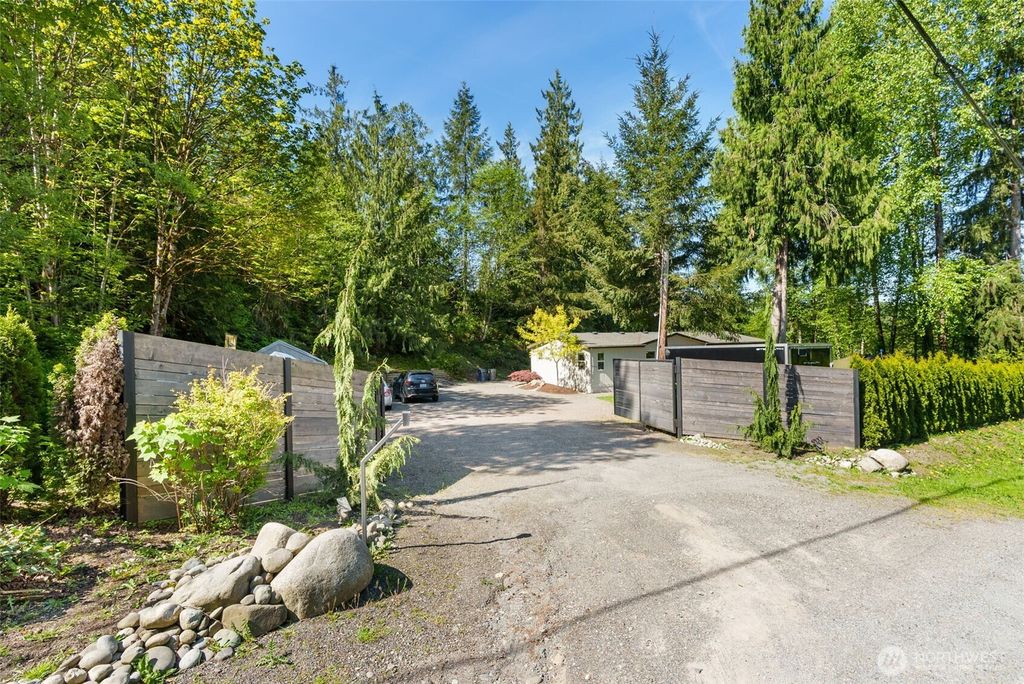 Photo of 20222 Canyon Drive, Granite Falls, WA 98252 (MLS # 2372231)