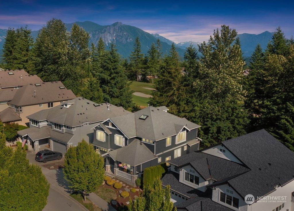 Photo of 6925 Oakmont Avenue SE, Snoqualmie, WA 98065 (MLS # 2133738)