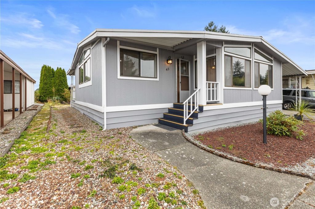 Photo of 11436 SE 208th St St #45, Kent, WA 98031 (MLS # 2463499)