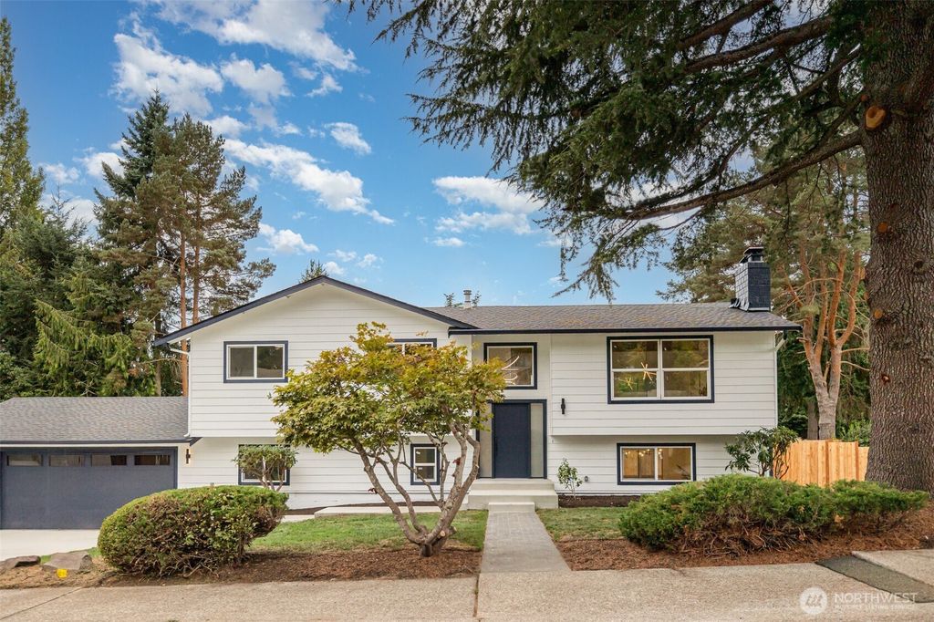 Photo of 13533 131st Avenue NE, Kirkland, WA 98034 (MLS # 2420335)