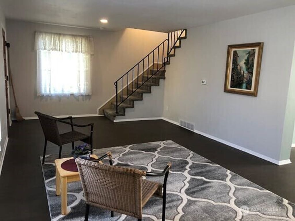 Photo of 2203 NE 10th Street, Renton, WA 98056 (MLS # 2359607)