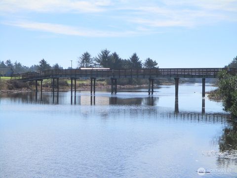 552 Point Brown Avenue NE Ocean Shores WA 98569