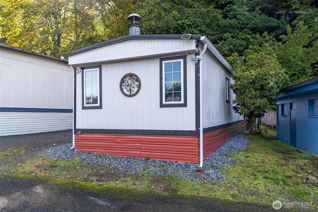 Photo of 16405 Maple Valley Hwy Hwy #22, Renton, WA 98058 (MLS # 2446825)