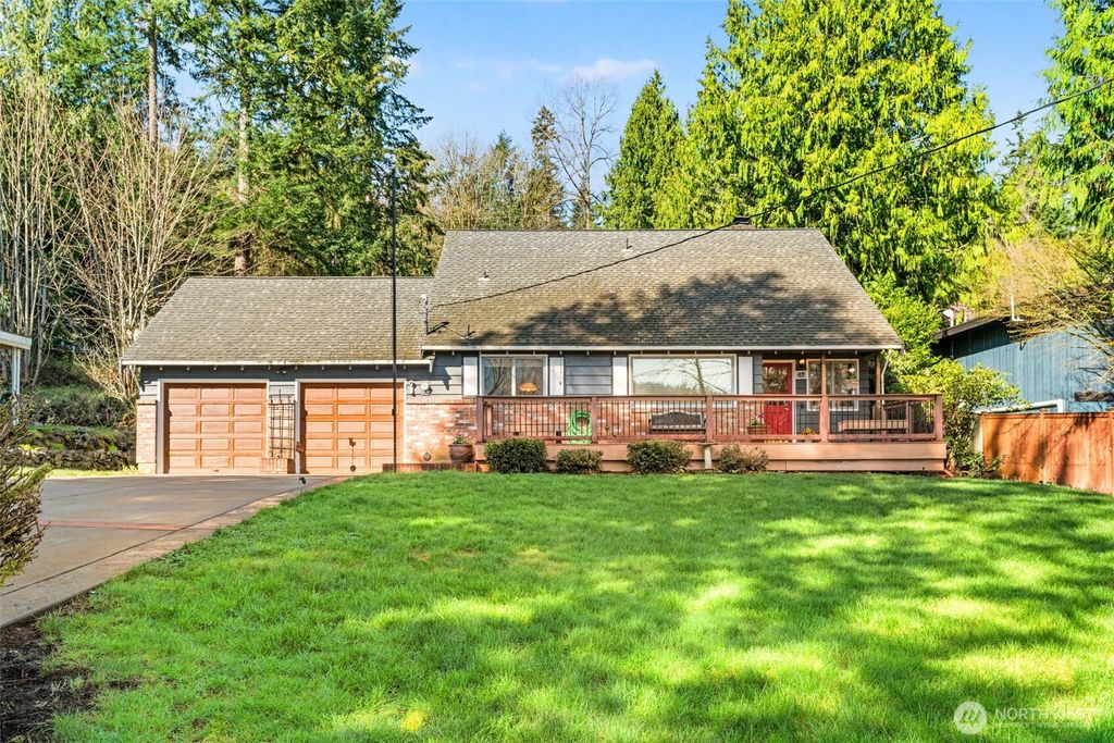 Photo of 754 Sunrise Place SW, Issaquah, WA 98027 (MLS # 2321855)
