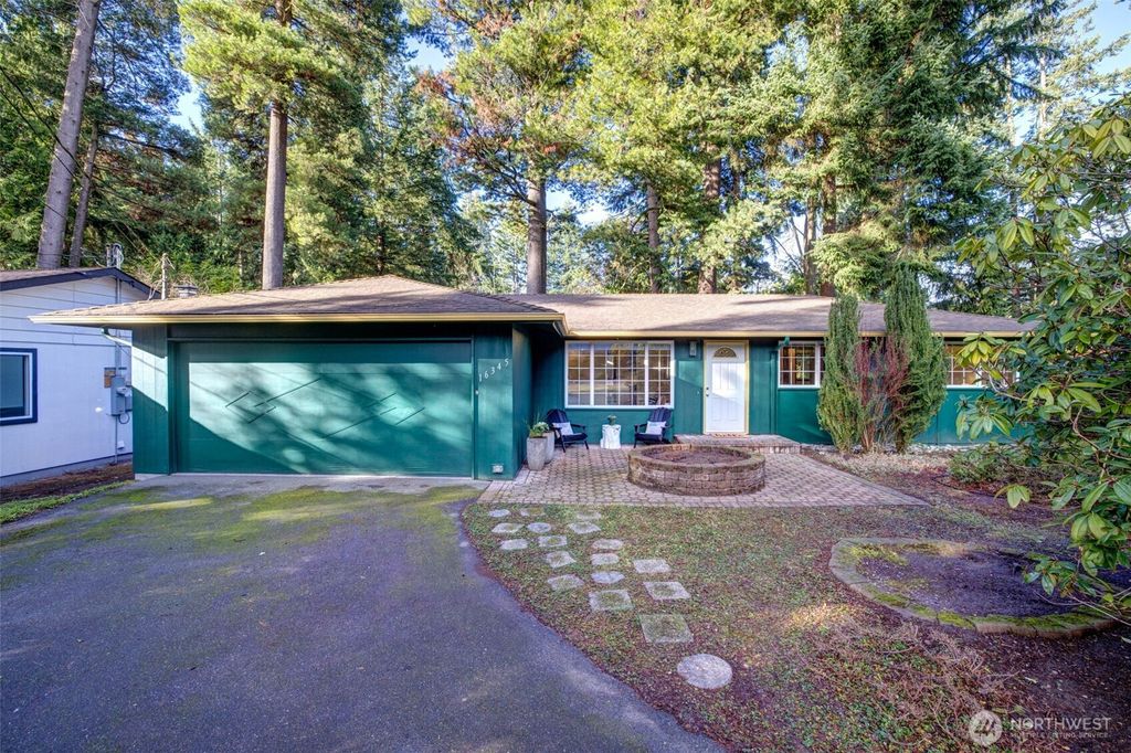 Photo of 16345 Fremont Place N, Shoreline, WA 98133 (MLS # 2463873)