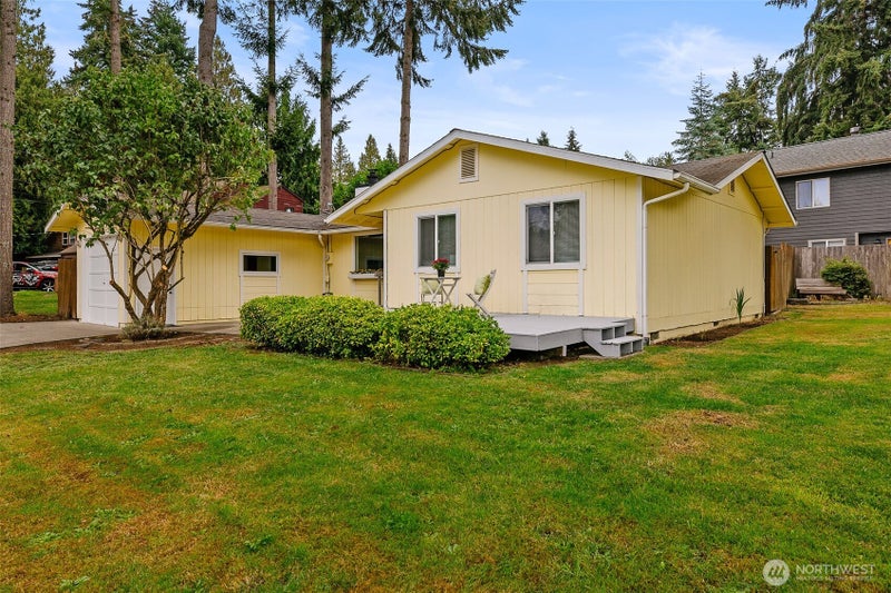 22120 Sea Vista NE