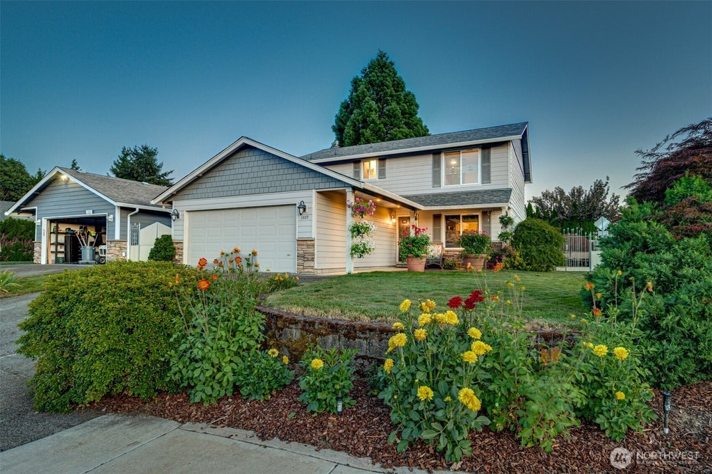Photo of 1407 NW 4th Street, Battle Ground, WA 98604 (MLS # 2591079)