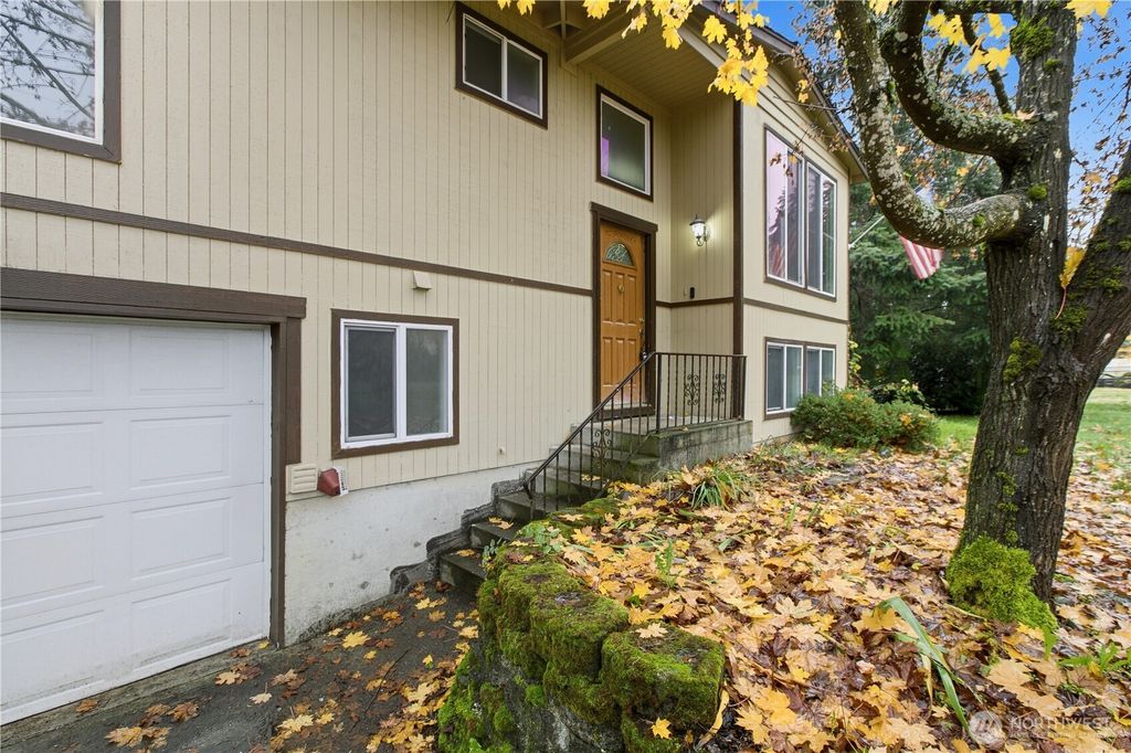 Photo of 19317 5th Avenue E, Spanaway, WA 98387 (MLS # 2454359)