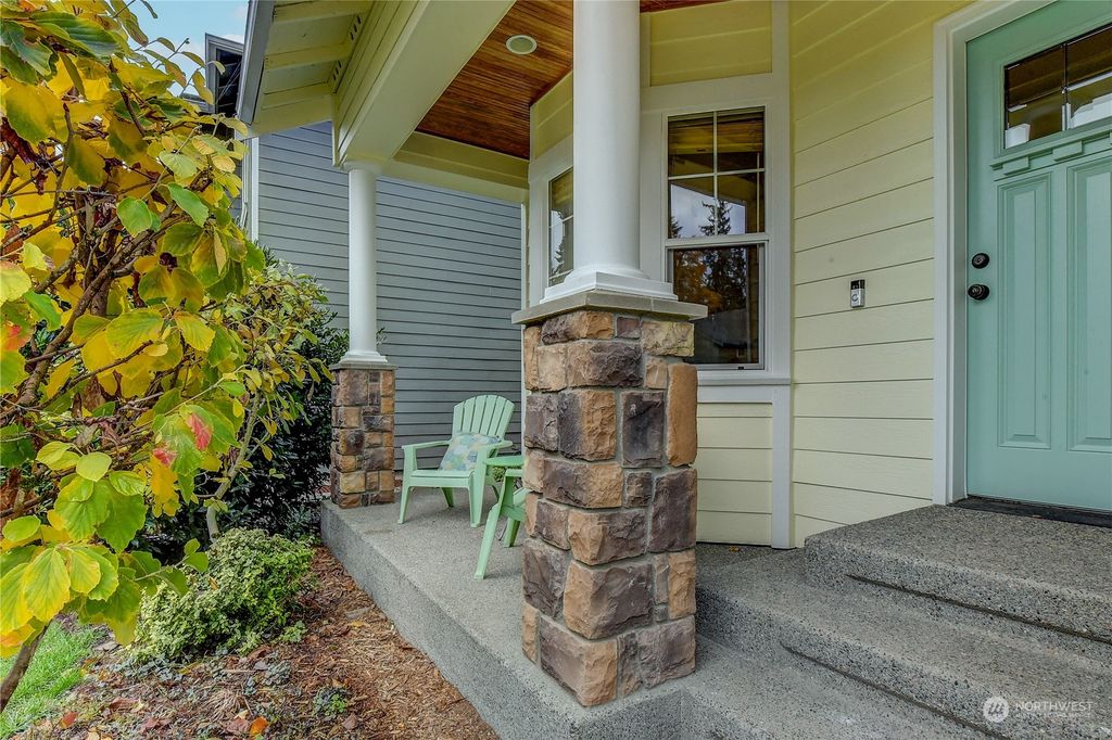 Photo of 20033 11TH Avenue W, Lynnwood, WA 98036 (MLS # 2174529)