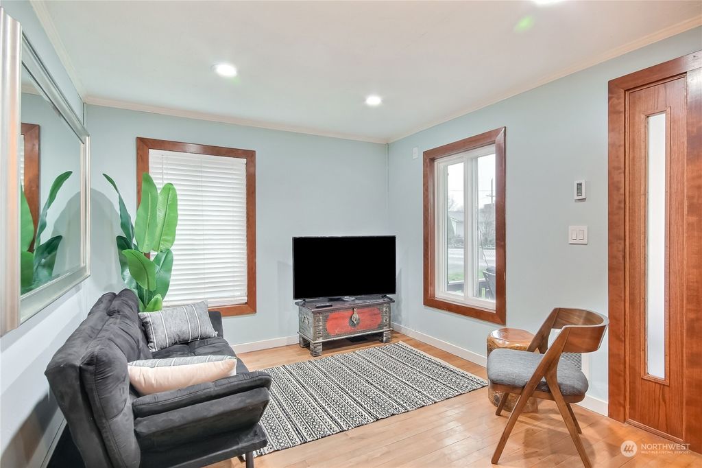 Photo of 4702 S 124th Street, Tukwila, WA 98178 (MLS # 2042108)