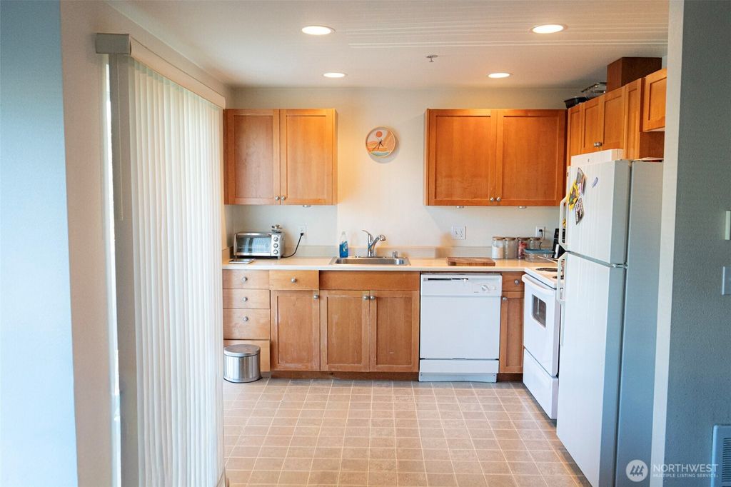 Photo of 423 SW 155th Street, Burien, WA 98166 (MLS # 2467107)