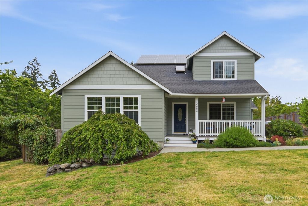 Photo of 2484 Soundview Drive NE, Bainbridge Island, WA 98110 (MLS # 2537233)