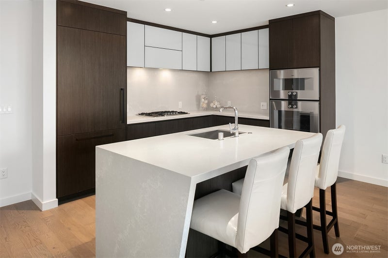 188 Bellevue Way NE 1502