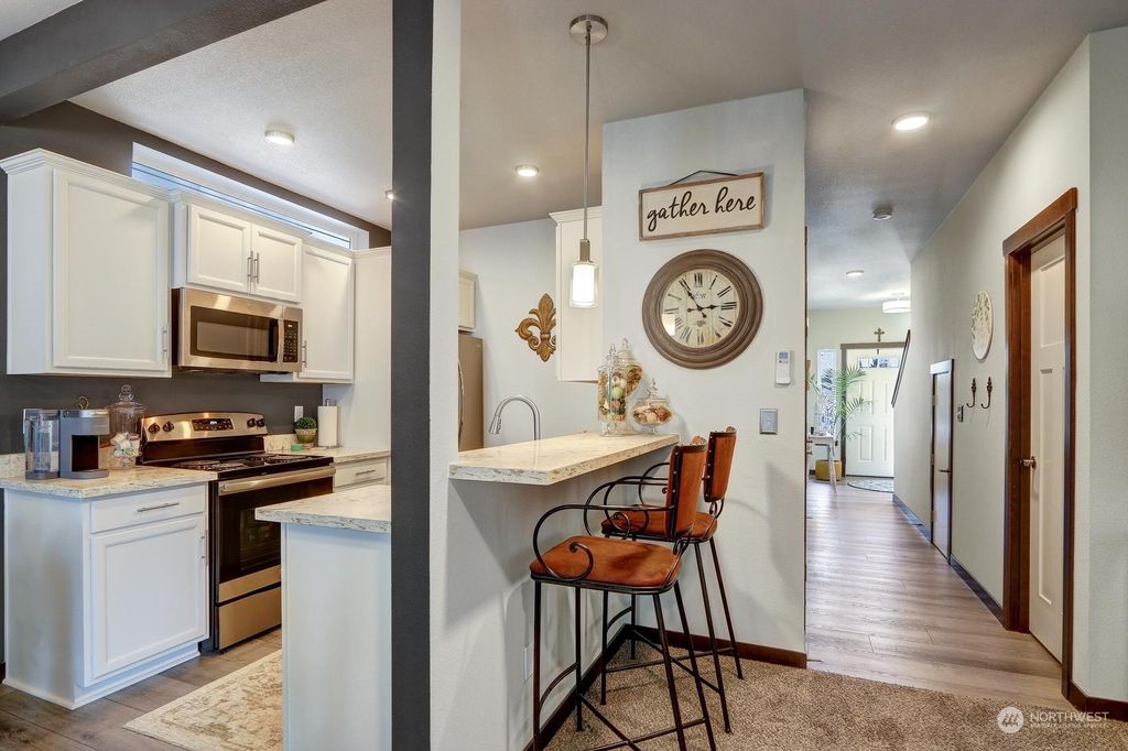 Photo of 328 Raybird Avenue, Granite Falls, WA 98252 (MLS # 2135636)