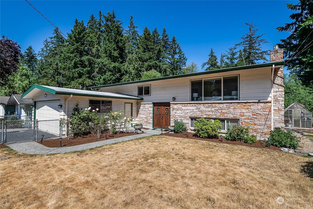 Photo of 18520 Palatine Place N, Shoreline, WA 98133 (MLS # 2266376)