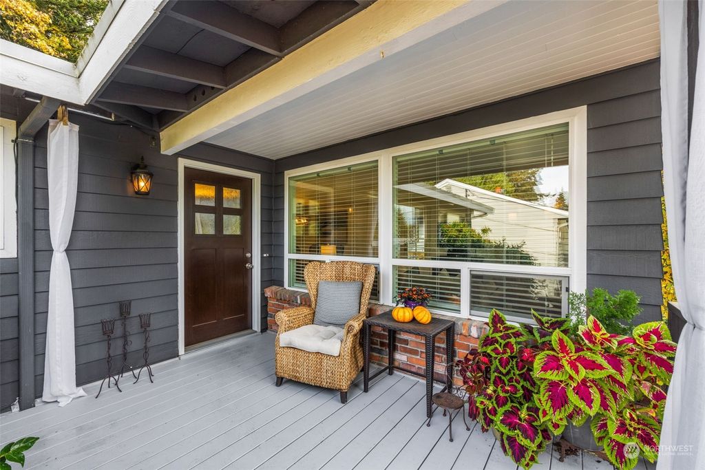 Photo of 5634 126th Avenue SE, Bellevue, WA 98006 (MLS # 2303216)