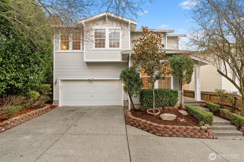 Photo of 5036 NE 4th PL Pl, Renton, WA 98059 (MLS # 2470601)