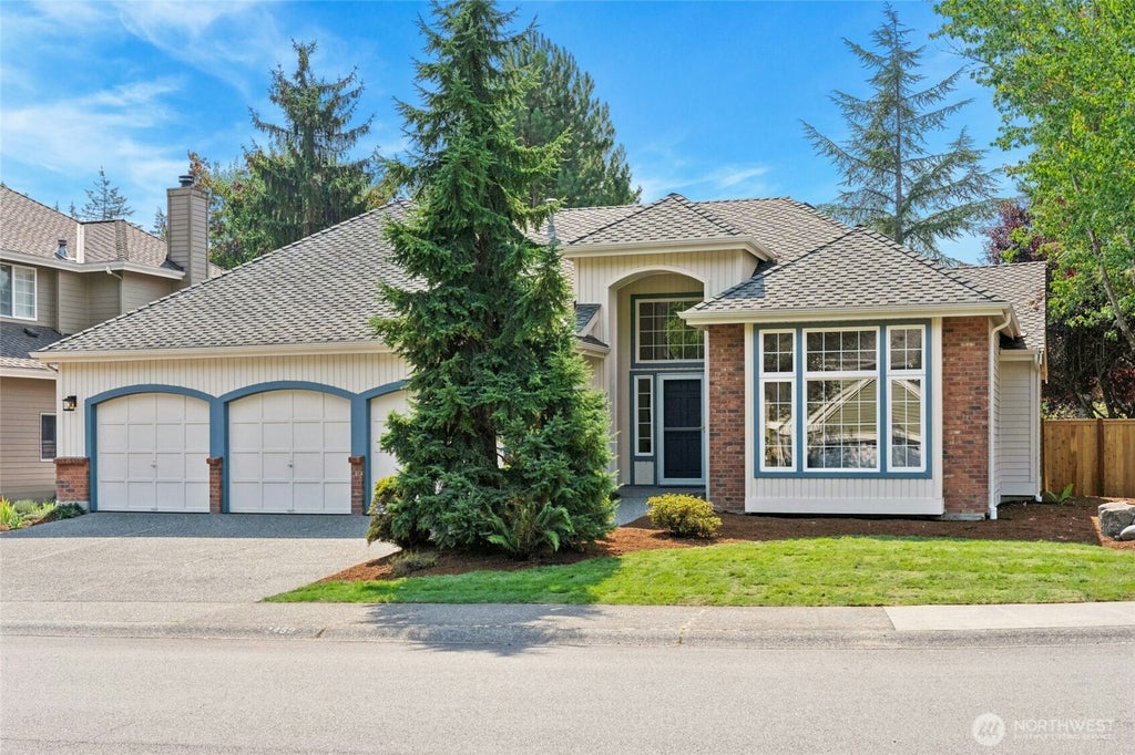 Photo of 2489 239th Place NE, Sammamish, WA 98074 (MLS # 2574215)