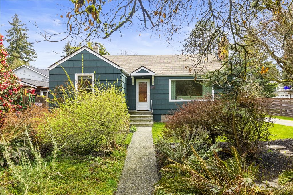 Photo of 13732 Corliss Avenue N, Seattle, WA 98133 (MLS # 2046043)