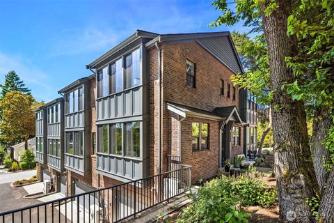 Photo of 901 W McGraw St #6, Seattle, WA 98119 (MLS # 2487952)