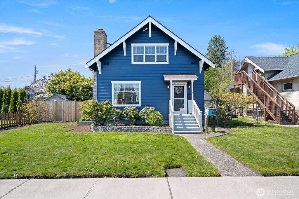 Photo of 1928 Virginia Avenue, Everett, WA 98201 (MLS # 2360316)