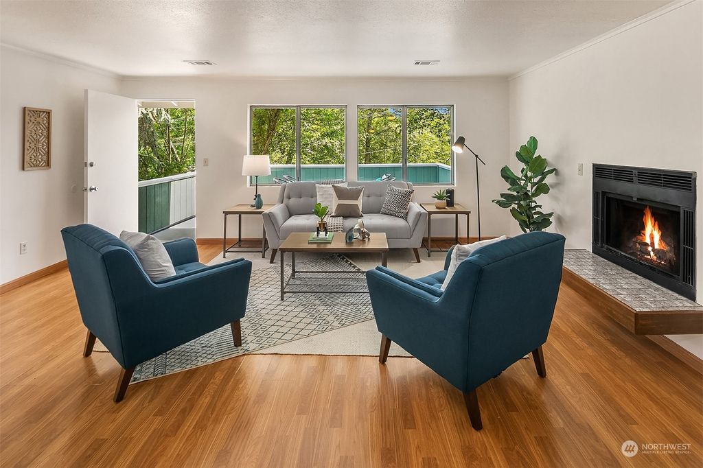 Photo of 6529 25th Avenue SW, Seattle, WA 98106 (MLS # 2134969)