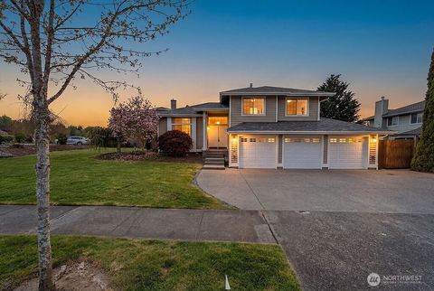 Photo of 1728 Amber Boulevard, Puyallup, WA 98372 (MLS # 2511136)