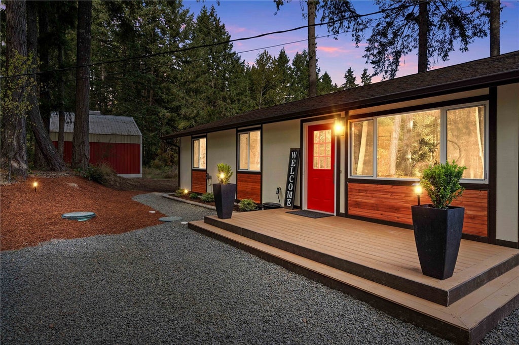 Photo of 11075 Ridge Rim Trail TRL SE, Port Orchard, WA 98367 (MLS # 2598740)
