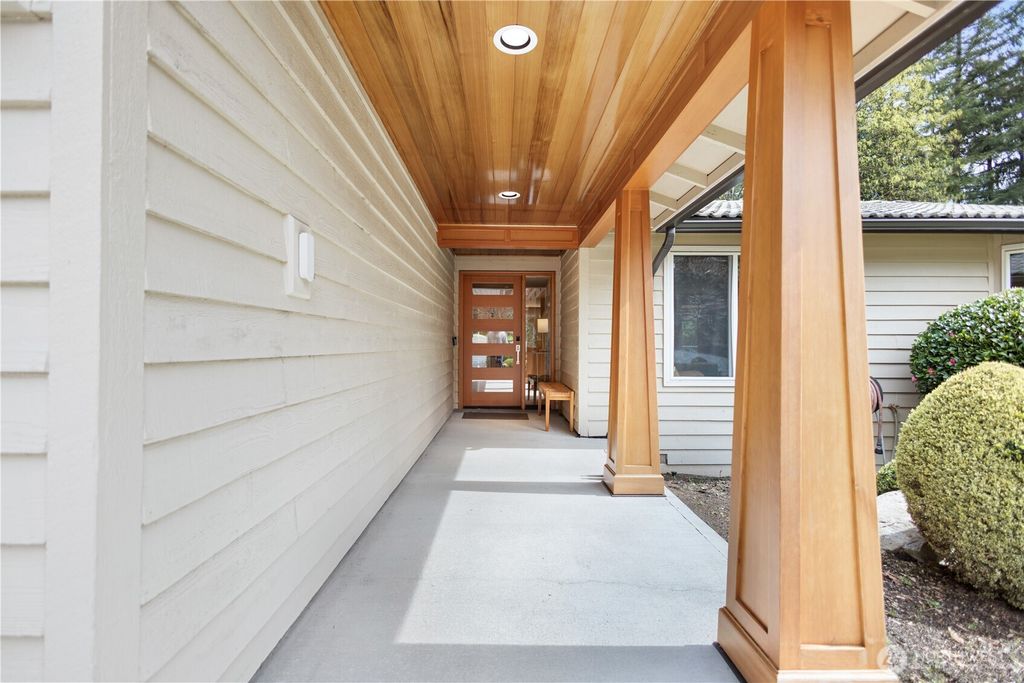 Photo of 10614 184th Avenue NE, Redmond, WA 98052 (MLS # 2356219)