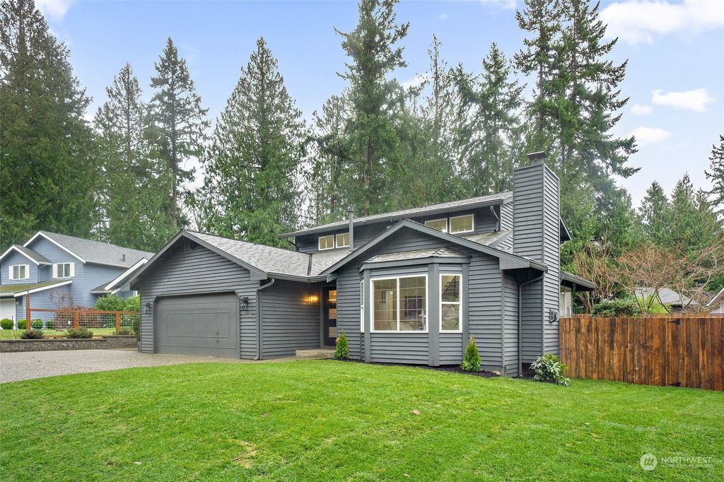 Photo of 22009 NE 13th Place, Sammamish, WA 98074 (MLS # 2192280)