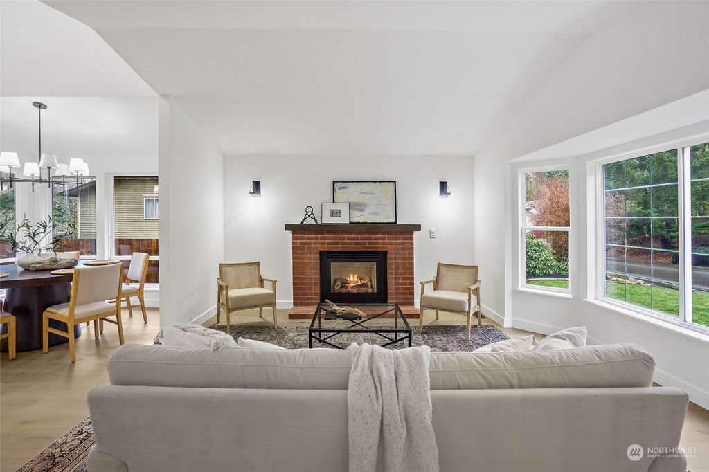 Photo of 22009 NE 13th Place, Sammamish, WA 98074 (MLS # 2192280)
