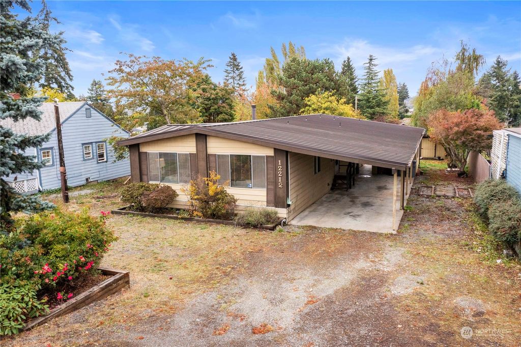 Photo of 12212 22nd Avenue S, Burien, WA 98168 (MLS # 2013911)