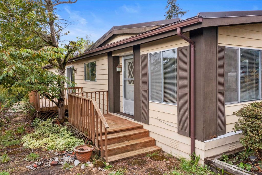 Photo of 12212 22nd Avenue S, Burien, WA 98168 (MLS # 2013911)
