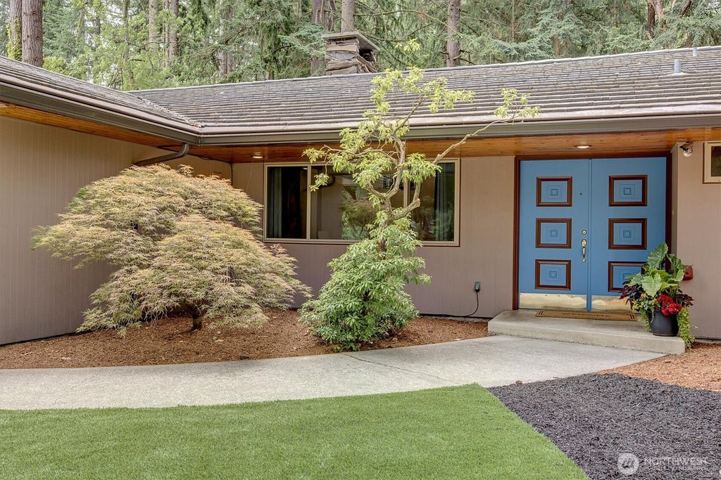 Photo of 15025 SE 22nd Street, Bellevue, WA 98007 (MLS # 2405859)