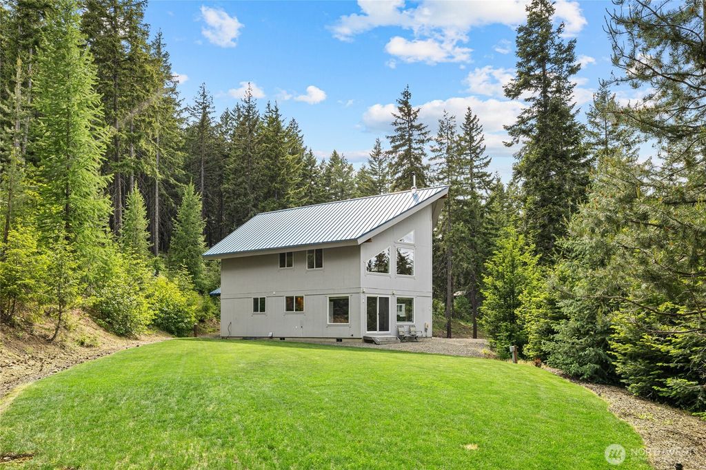 Photo of 1771 Timber Mountain Loop, Cle Elum, WA 98922 (MLS # 2531017)