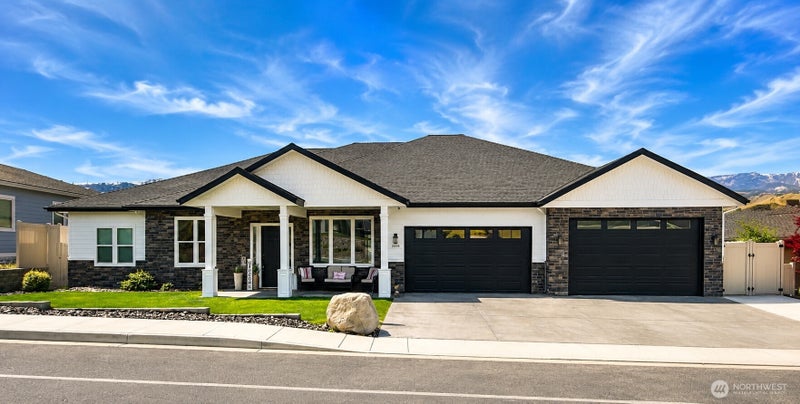 2858 SE Falcon View Drive