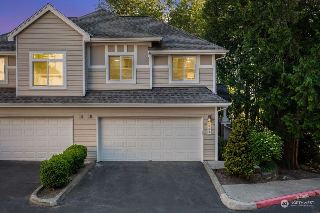 Photo of 6541 SE Cougar Mountain Way, Bellevue, WA 98006 (MLS # 2253232)