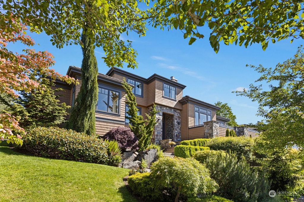 Photo of 3089 NE Harrison Street, Issaquah, WA 98029 (MLS # 2243788)