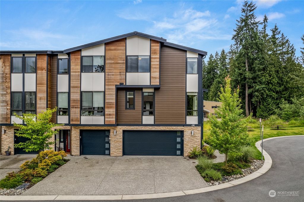 Photo of 12718 35th Avenue SE #J4, Everett, WA 98208 (MLS # 2129788)