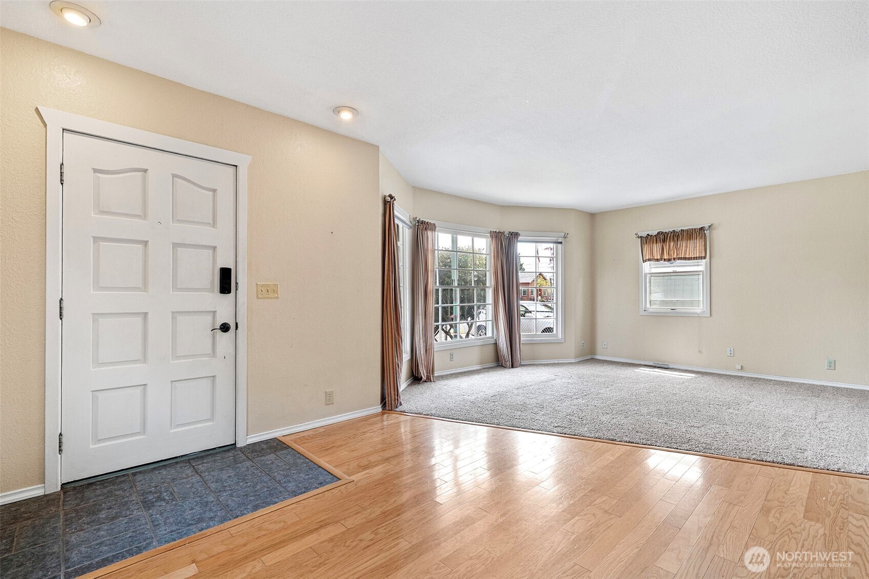 406 4th Street NE